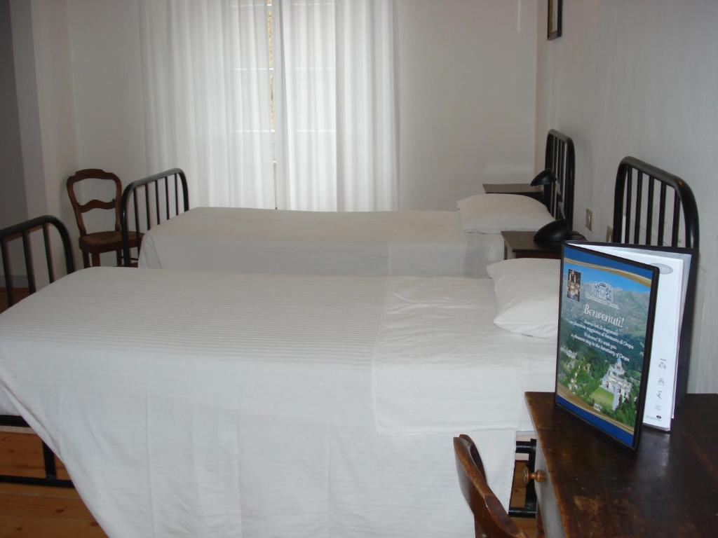 Santuario Di Oropa Hostel Μπιέλλα Δωμάτιο φωτογραφία