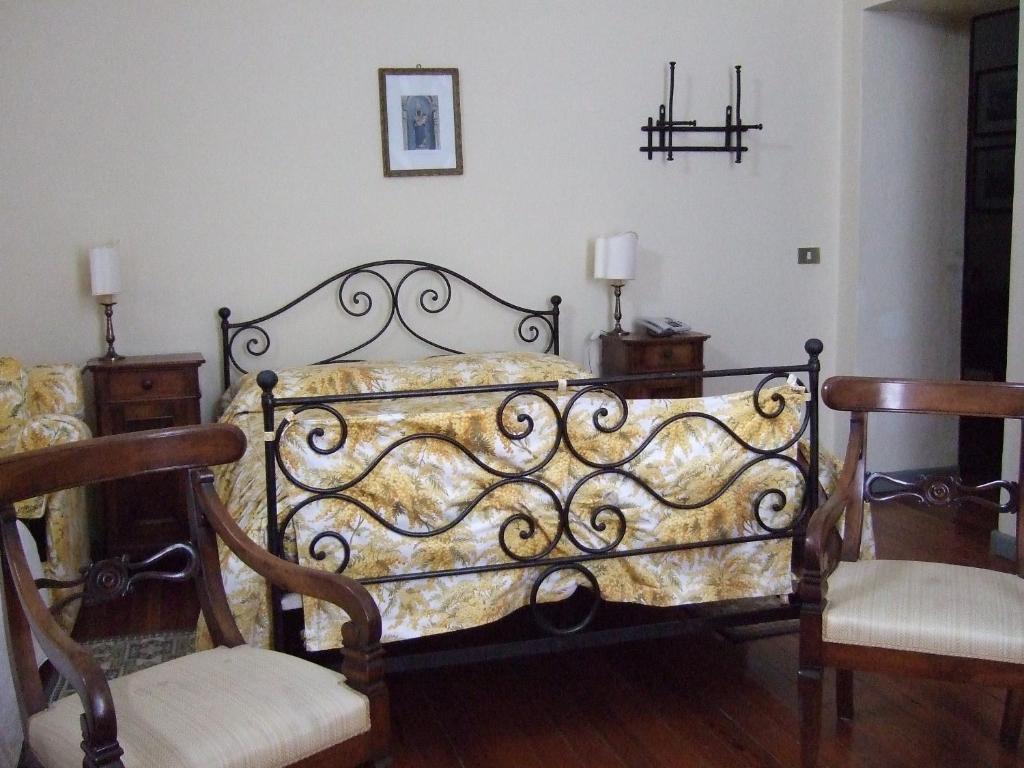 Santuario Di Oropa Hostel Μπιέλλα Δωμάτιο φωτογραφία